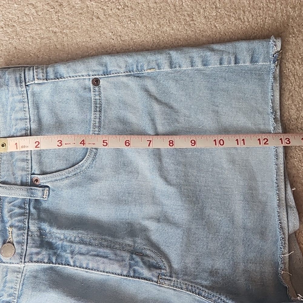 Universal Thread Light Blue Jean Shorts - Picture 8 of 8